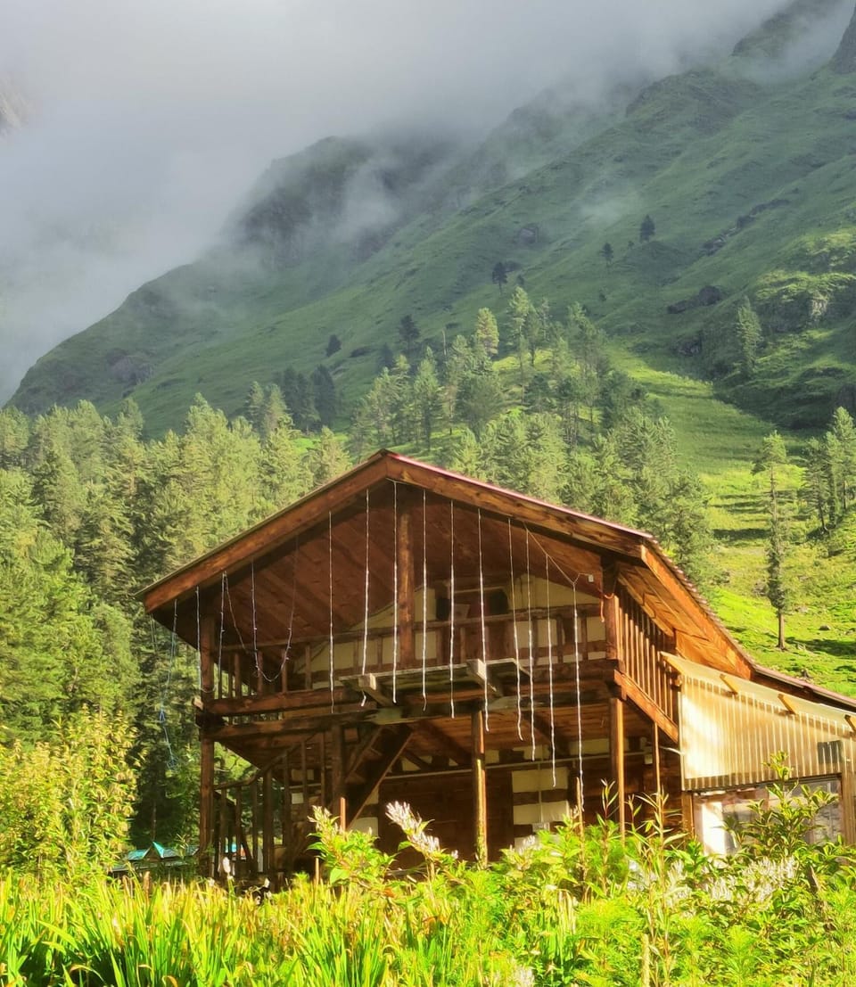 Mysterious Kutla Cottage,Kutla, Tosh Vacation rental in Himachal Pradesh