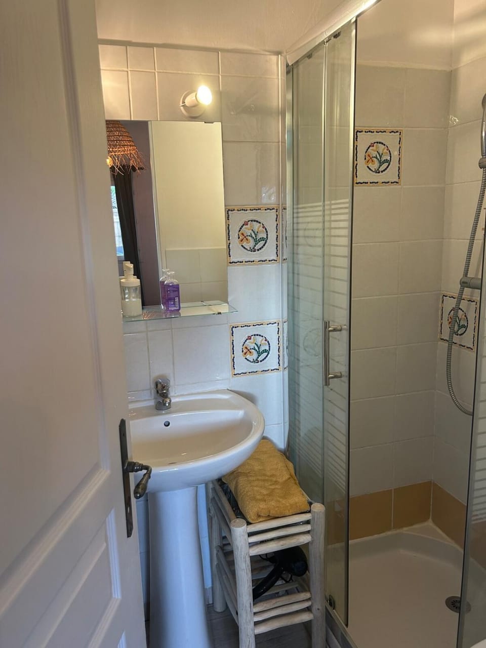 Chambre indépendante Les Chênes Apartment in Villeneuve-lès-Avignon