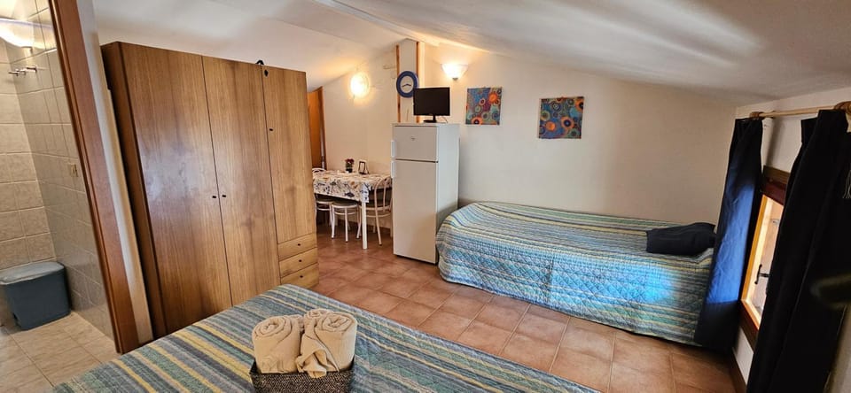 Bedroom, wardrobe