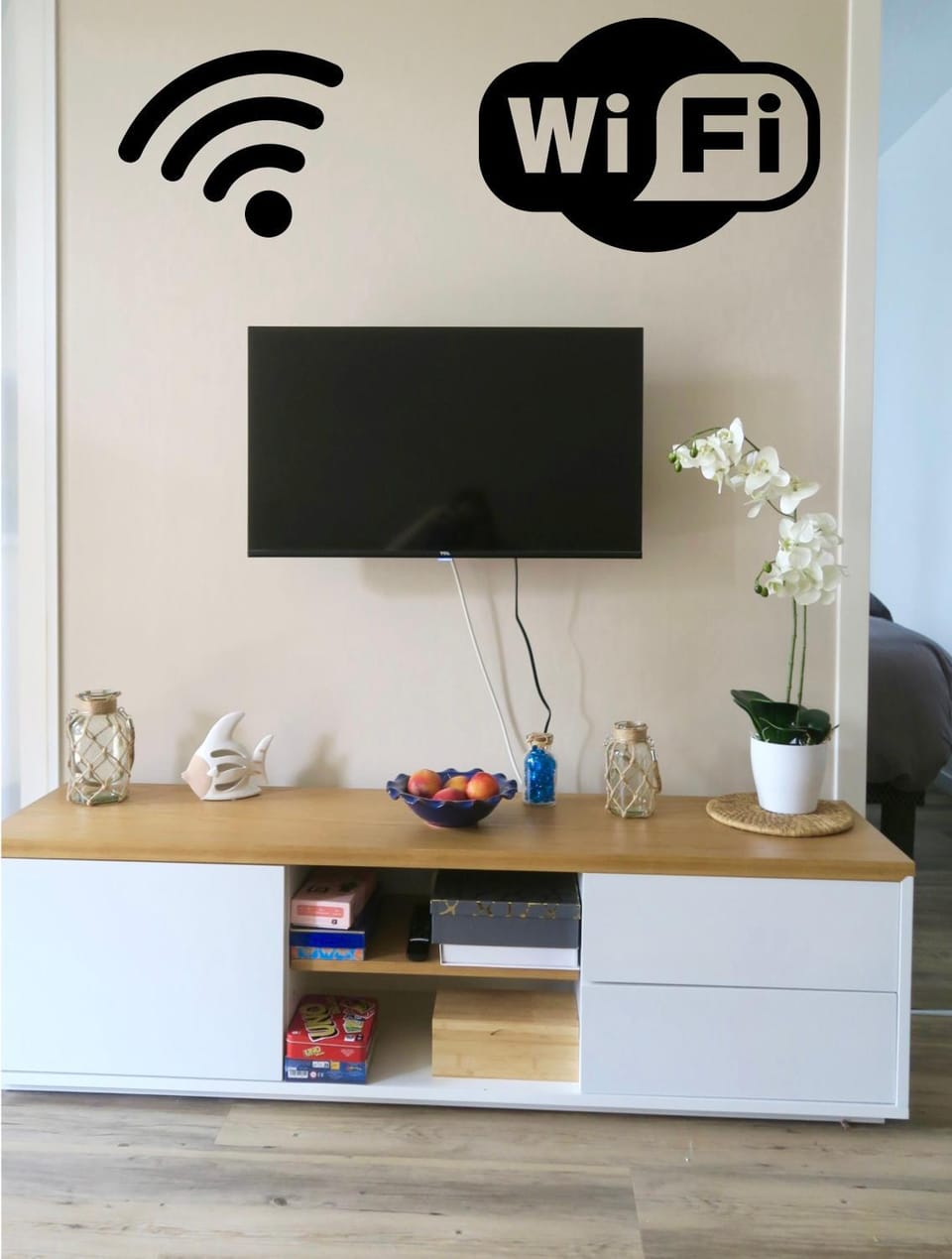 TV and multimedia, Evening entertainment, Location, internet