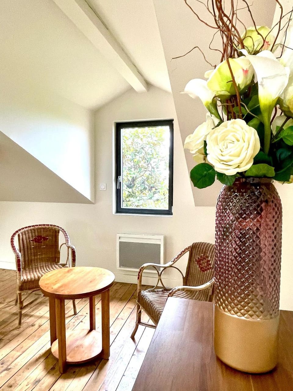 Decorative detail, Seating area