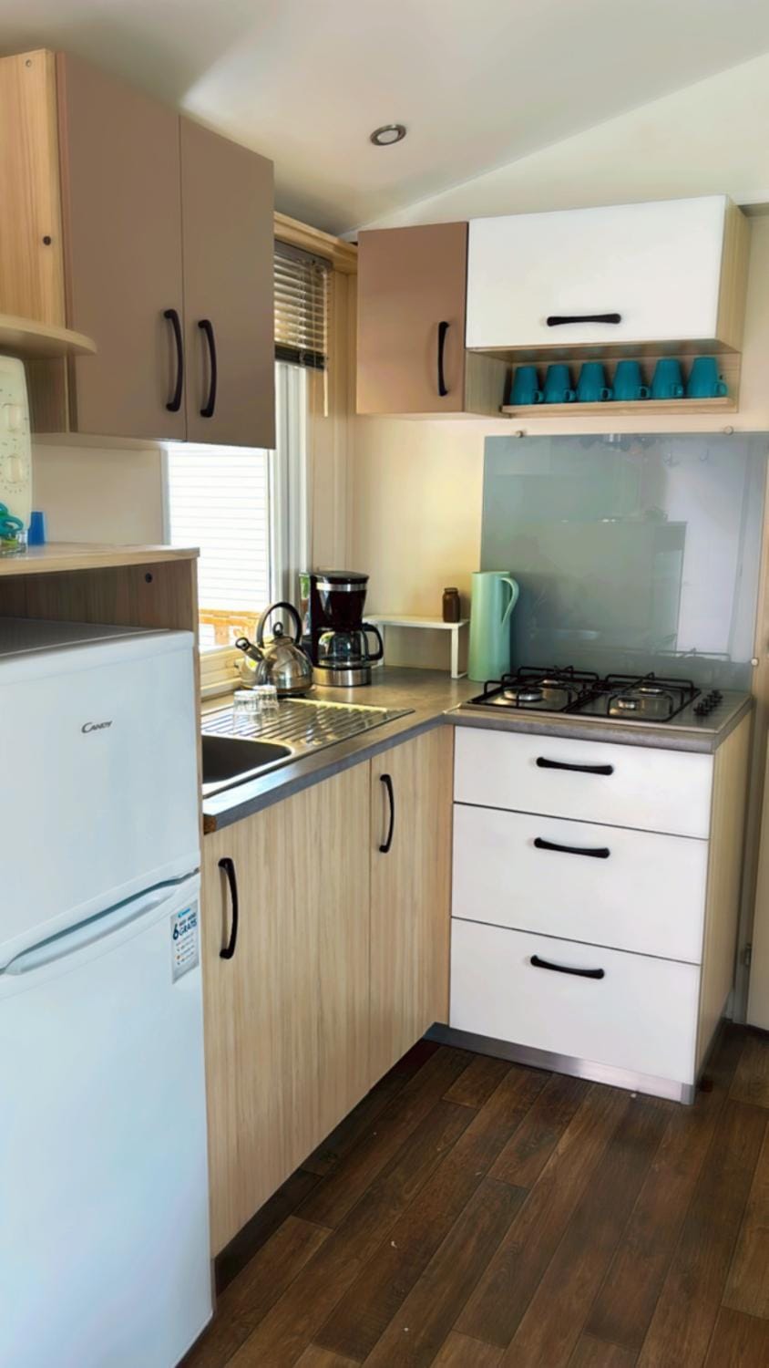 Kitchen or kitchenette, stove