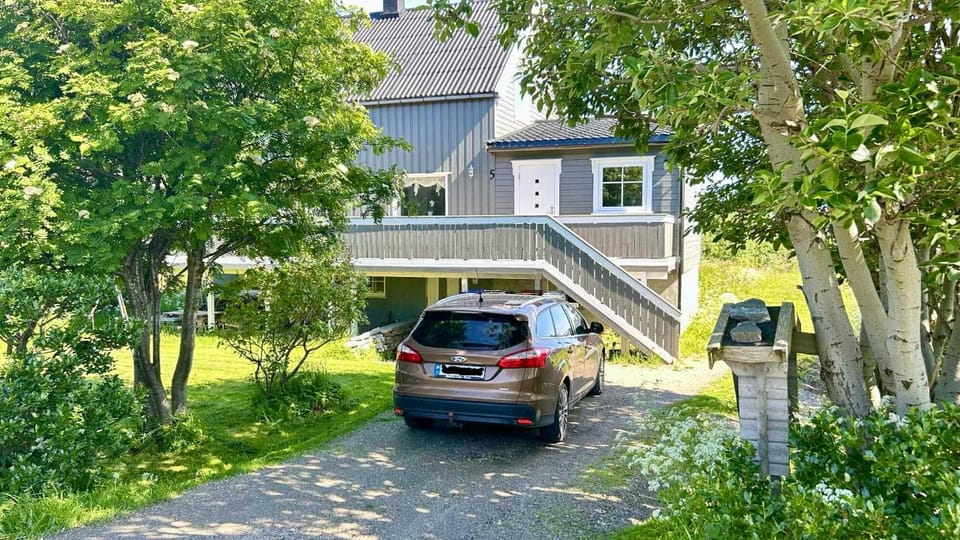 Garden view, Parking