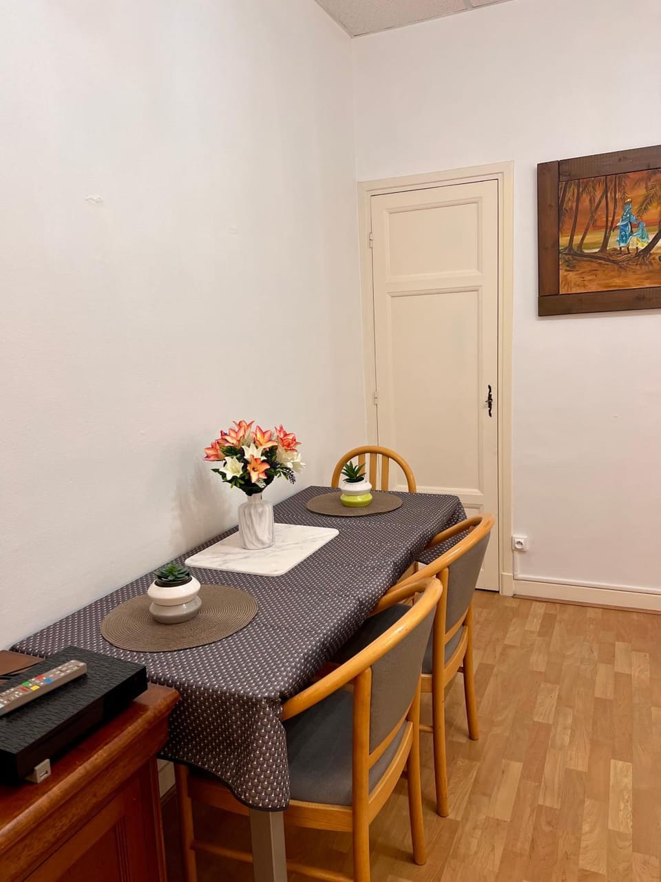 Charmant appartement pour 2 à 4 personnes 3 minutes de Monaco à pieds Apartment in Monaco