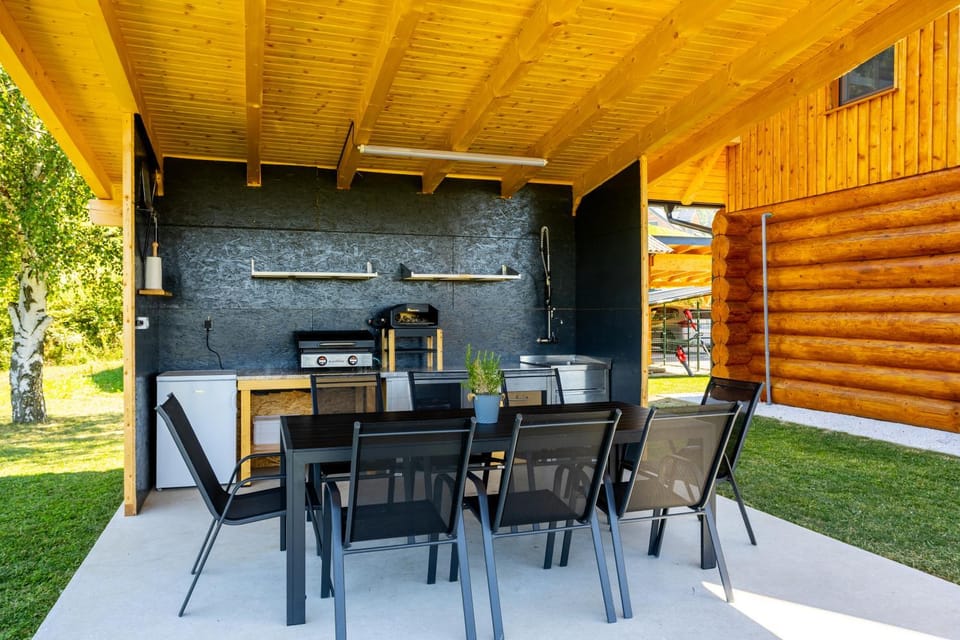 Patio, Natural landscape, BBQ facilities, Balcony/Terrace, Decorative detail, kitchen
