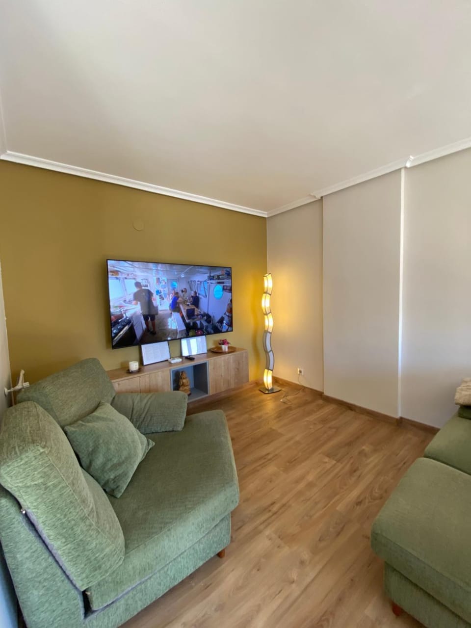Communal lounge/ TV room, TV and multimedia, Living room, Evening entertainment