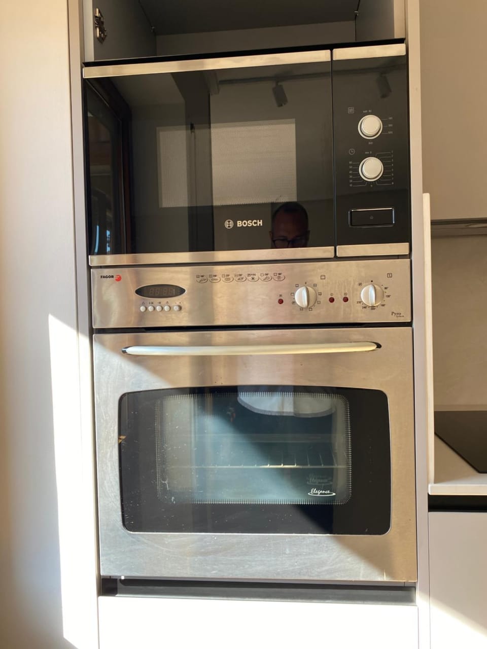 Kitchen or kitchenette, oven