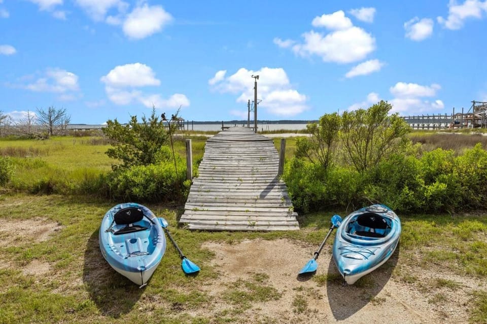 Dock Waterfront Beach Gameroom kayaks 20 PPL House in North Carolina