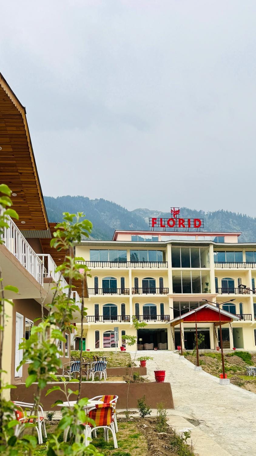 Property building, Day, Natural landscape, Mountain view, Parking