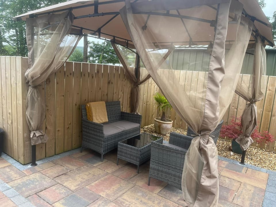 Tree View Studio Nature lodge in Ballycastle