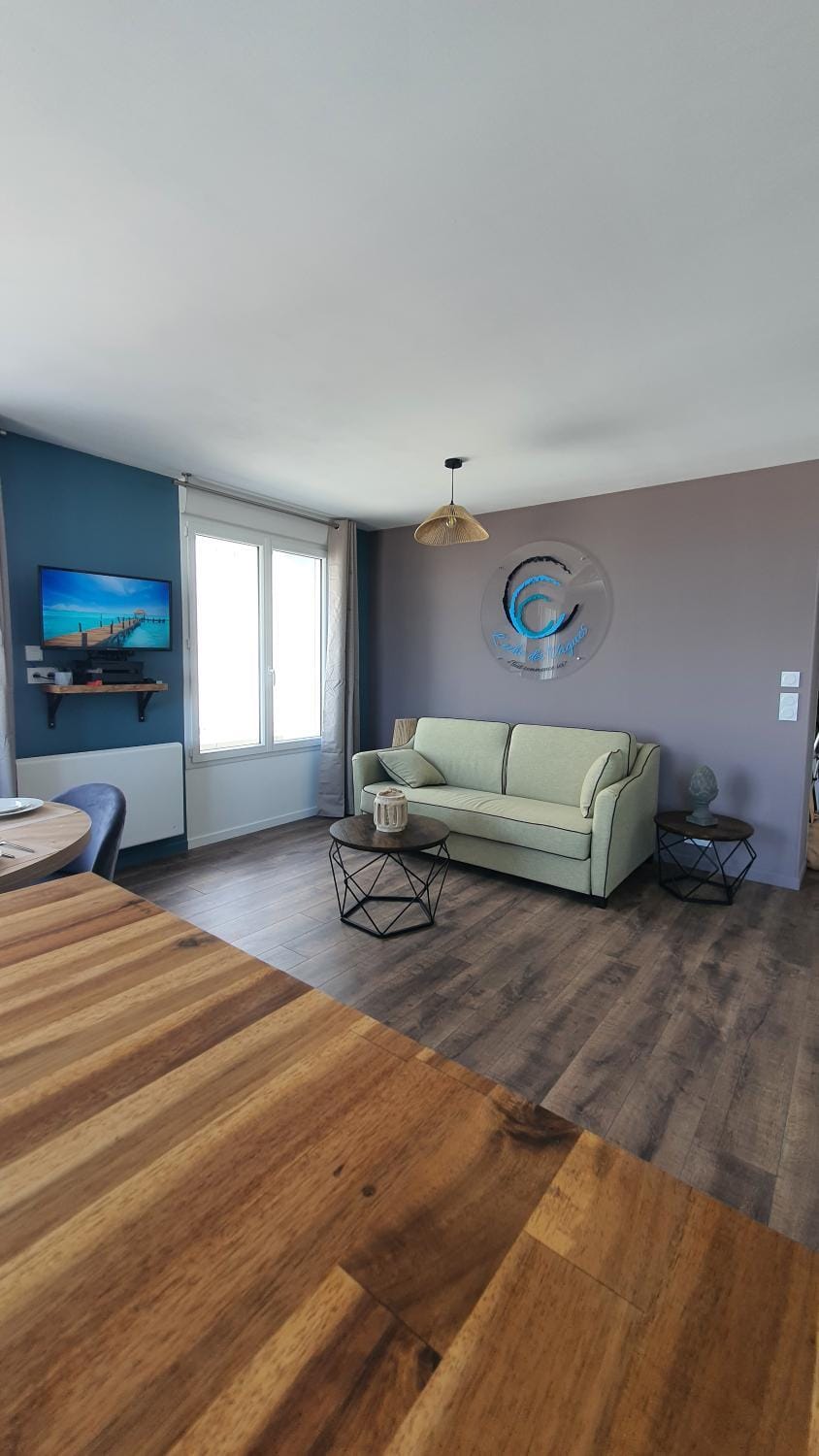 Communal lounge/ TV room, TV and multimedia, Living room, Seating area