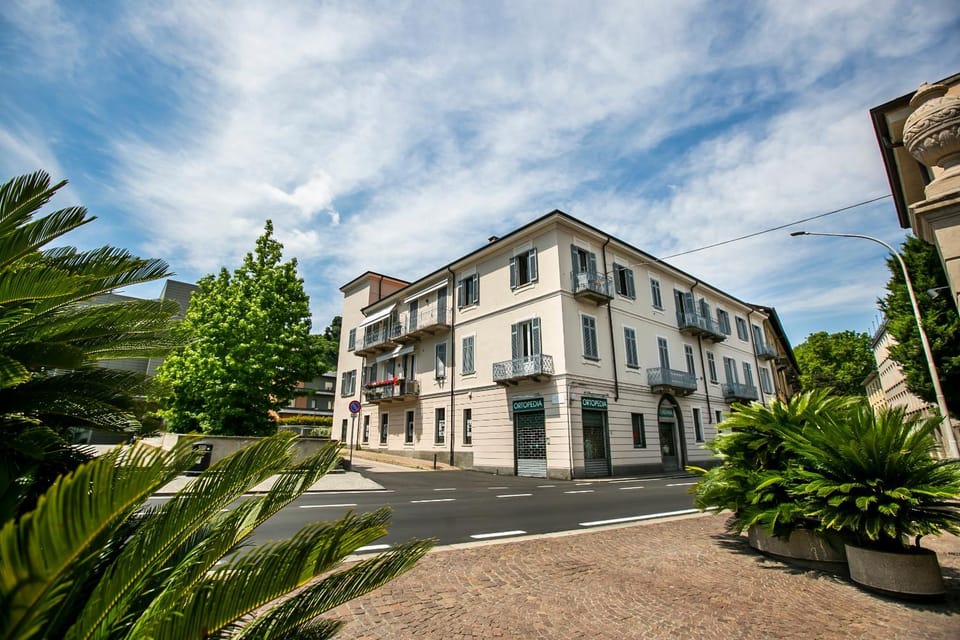 Property building, Street view