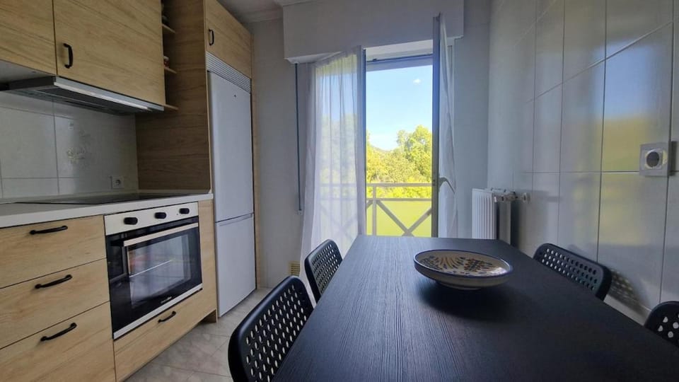 Kitchen or kitchenette, oven, toaster