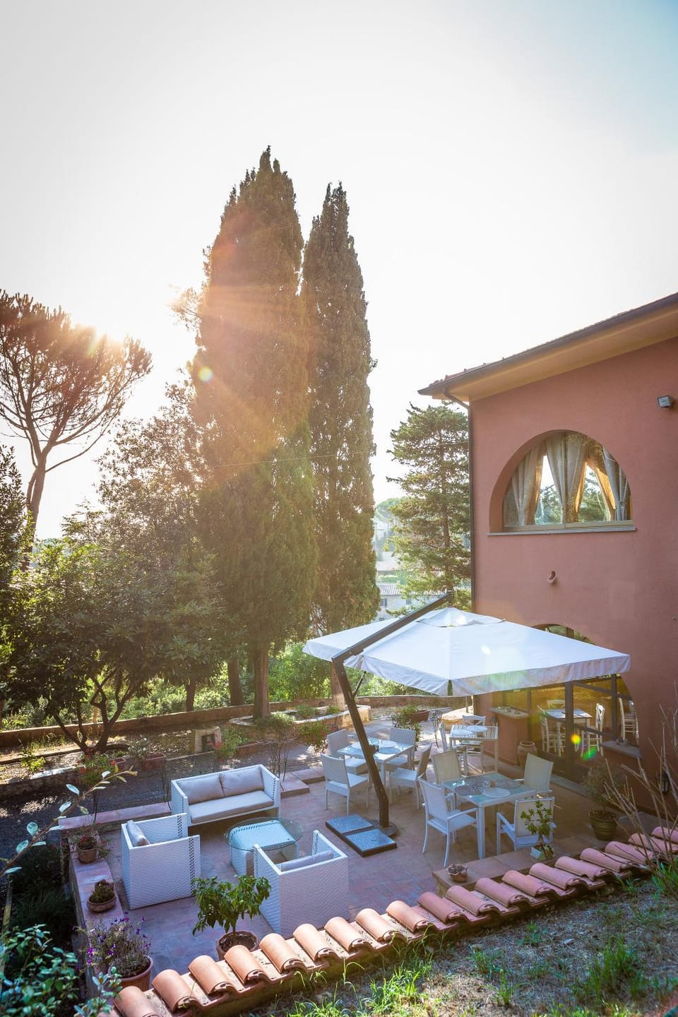 Property building, Breakfast