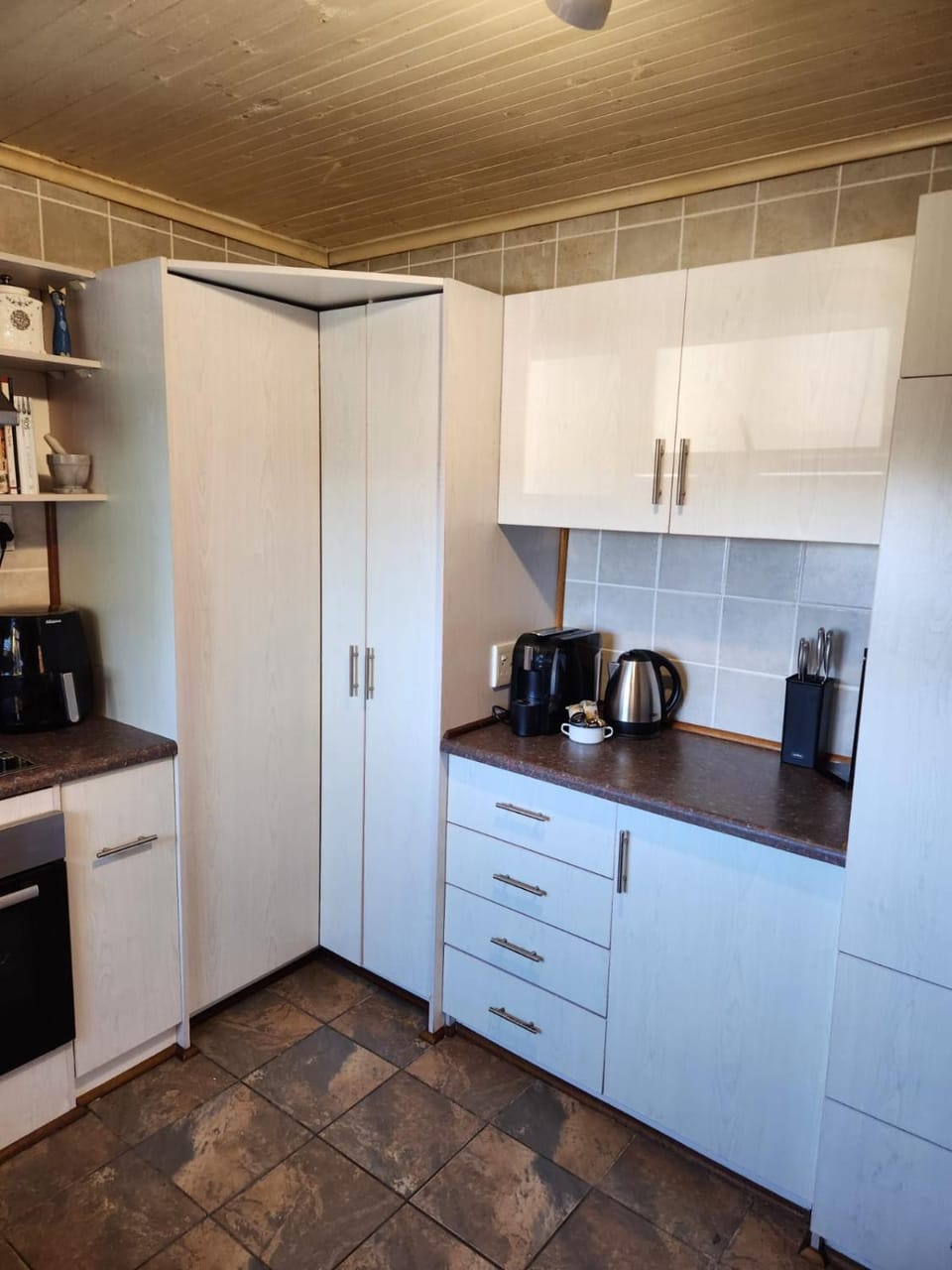 Coffee/tea facilities, Kitchen or kitchenette, kitchen, kitchen