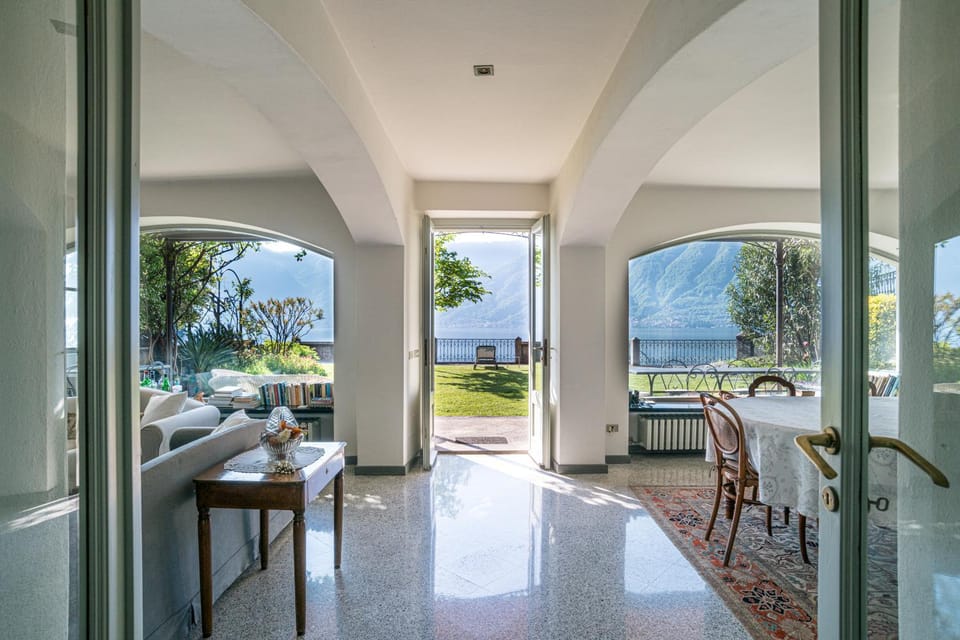 Natural landscape, View (from property/room), Living room, Dining area, Mountain view