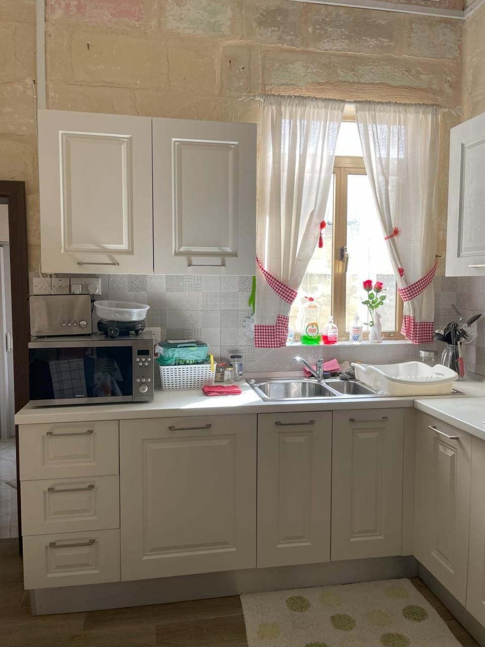 Room for 3 in Hamrun- ideal for students, family or vacation Bed and Breakfast in Malta
