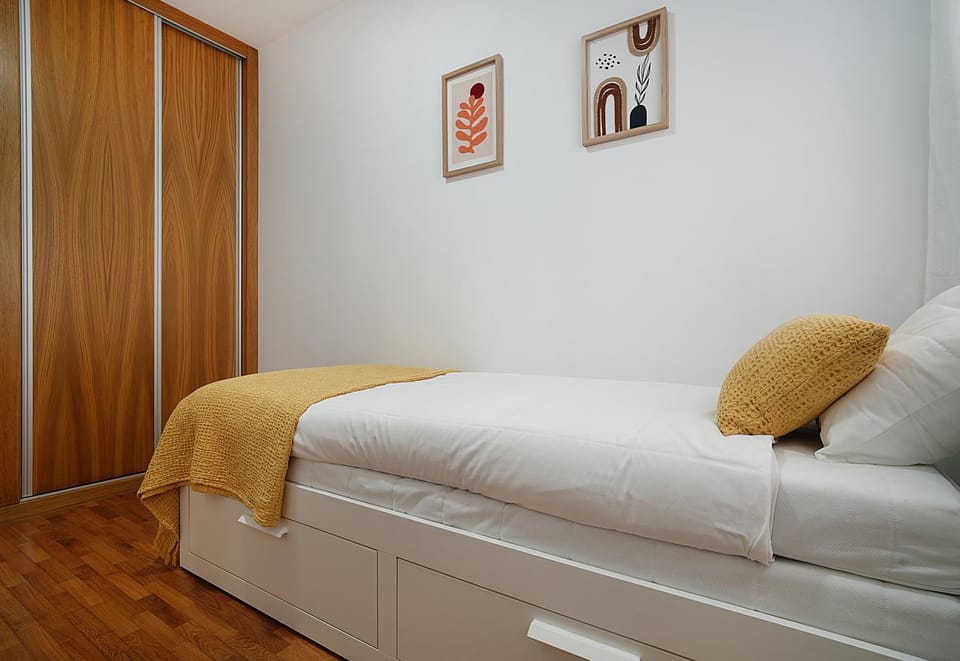 Photo of the whole room, wardrobe