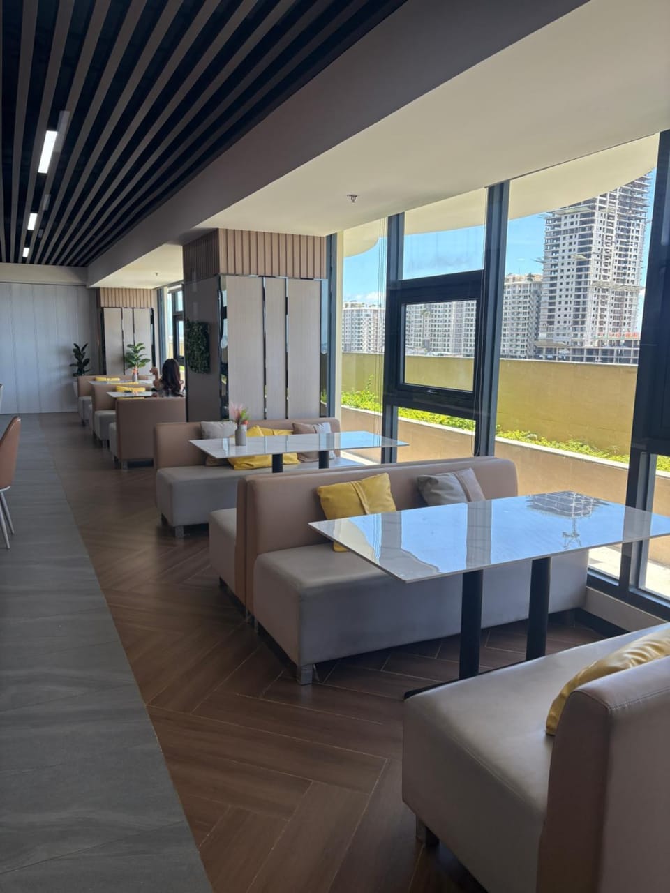 Sy bay Apartment hotel in Paranaque