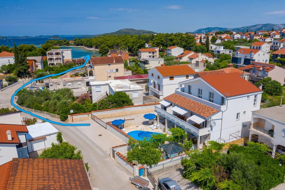 VILA SENTIO MARE-Apartments Livaić Željko Apartment in Tisno