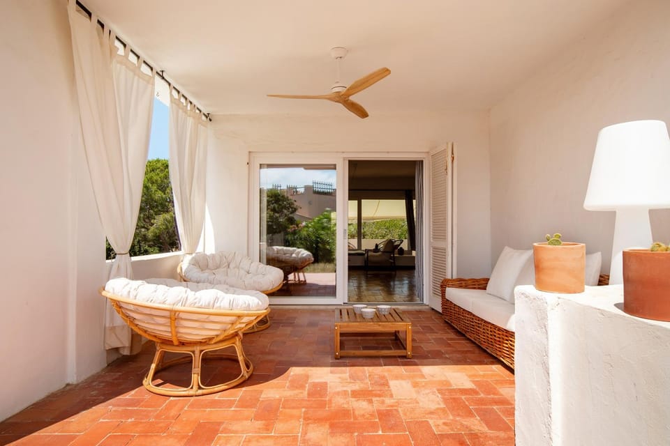 Patio, Living room