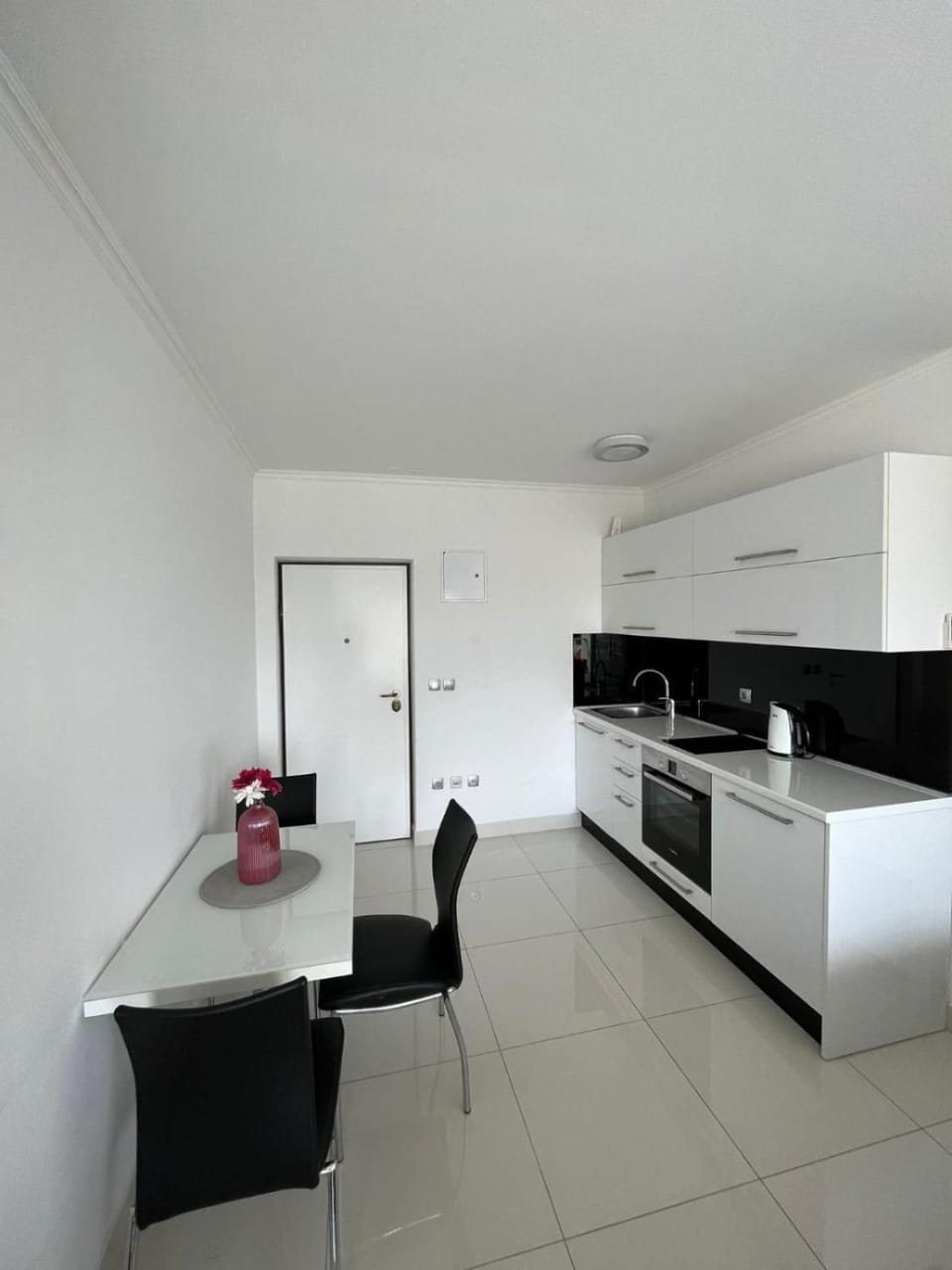 Just Steps to Sea Makarska Apartment in Makarska