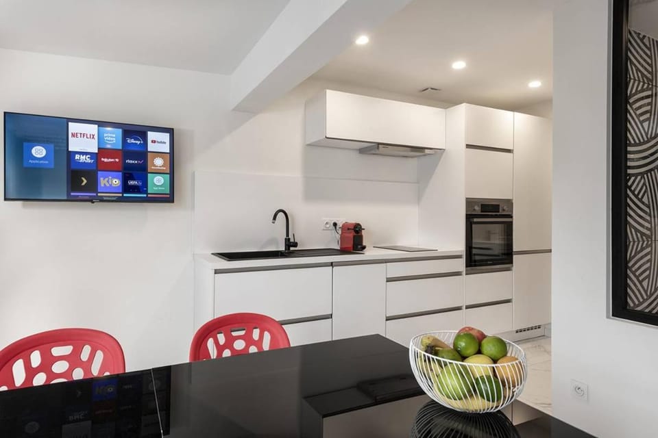 TV and multimedia, Kitchen or kitchenette, Dining area
