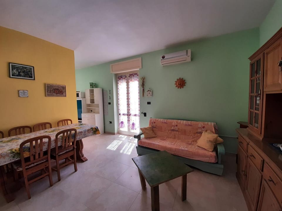 Living room, Photo of the whole room, Seating area, Dining area, air conditioner