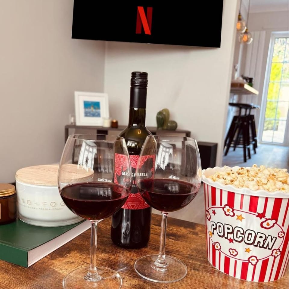 Communal lounge/ TV room, TV and multimedia, Evening entertainment