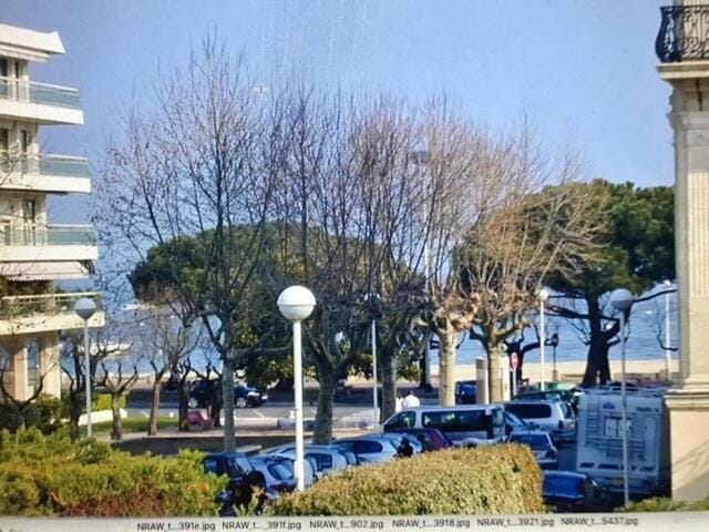 Appartement à 50m de la Plage A Apartment in Arcachon