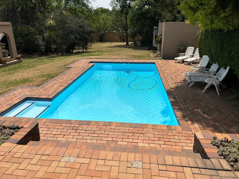 Garden, Swimming pool, Swimming pool