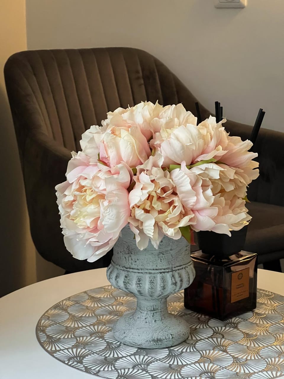Living room, Decorative detail, Seating area