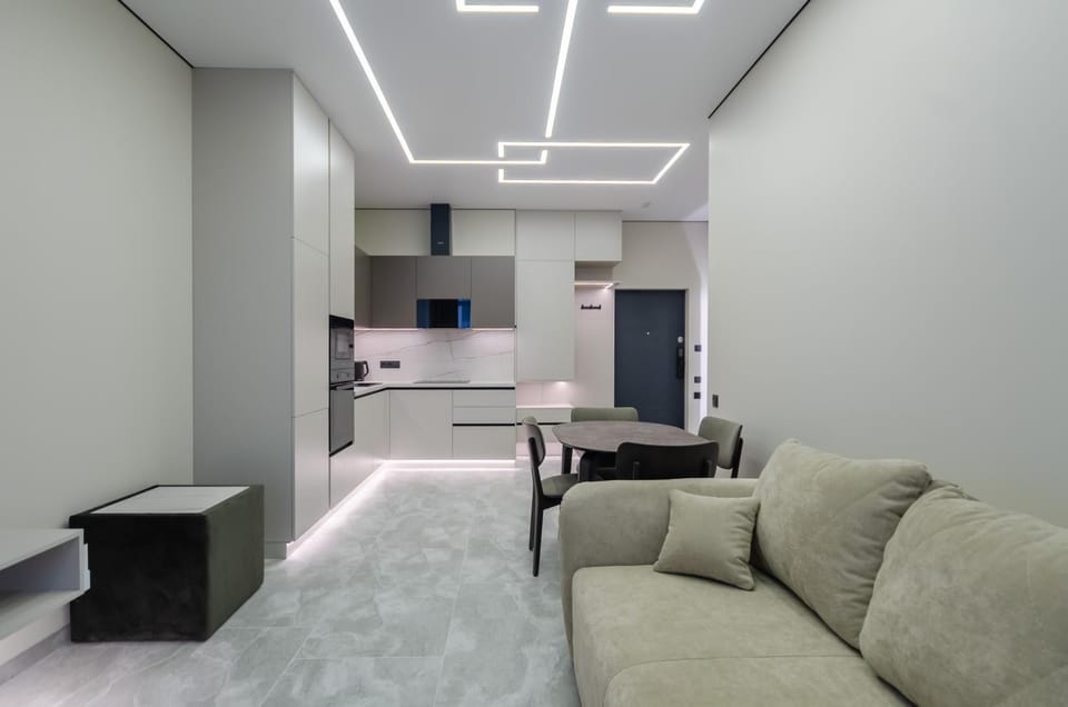 Living room, Seating area, Dining area, pet friendly, kitchen