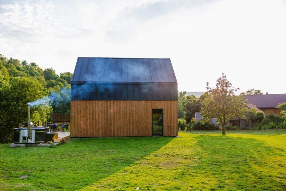 Property building, Day, Natural landscape, Garden, Garden, Garden view