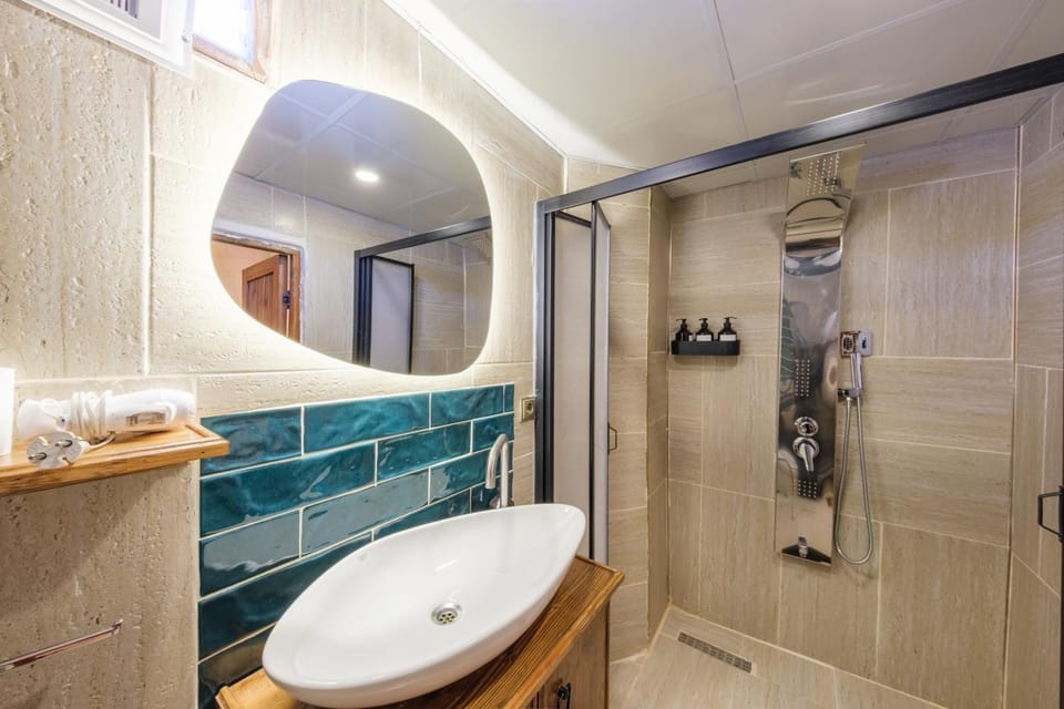 Shower, Bathroom, towels