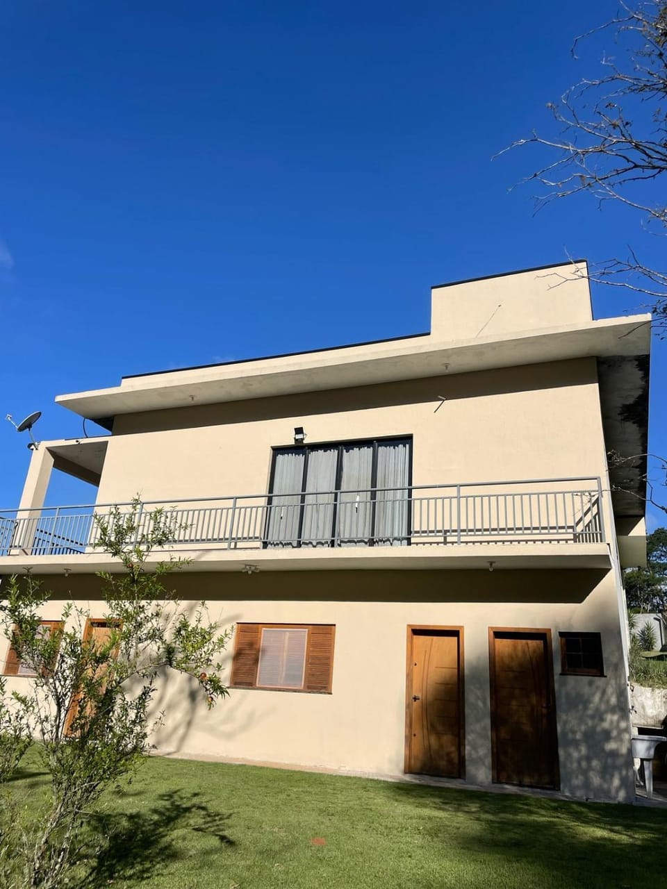 Casa de Campo Moderna e diversas opções de lazer House in Mogi das Cruzes