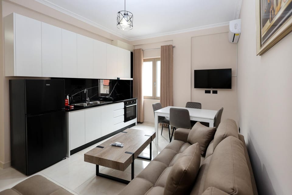 TV and multimedia, Kitchen or kitchenette, Living room, Dining area