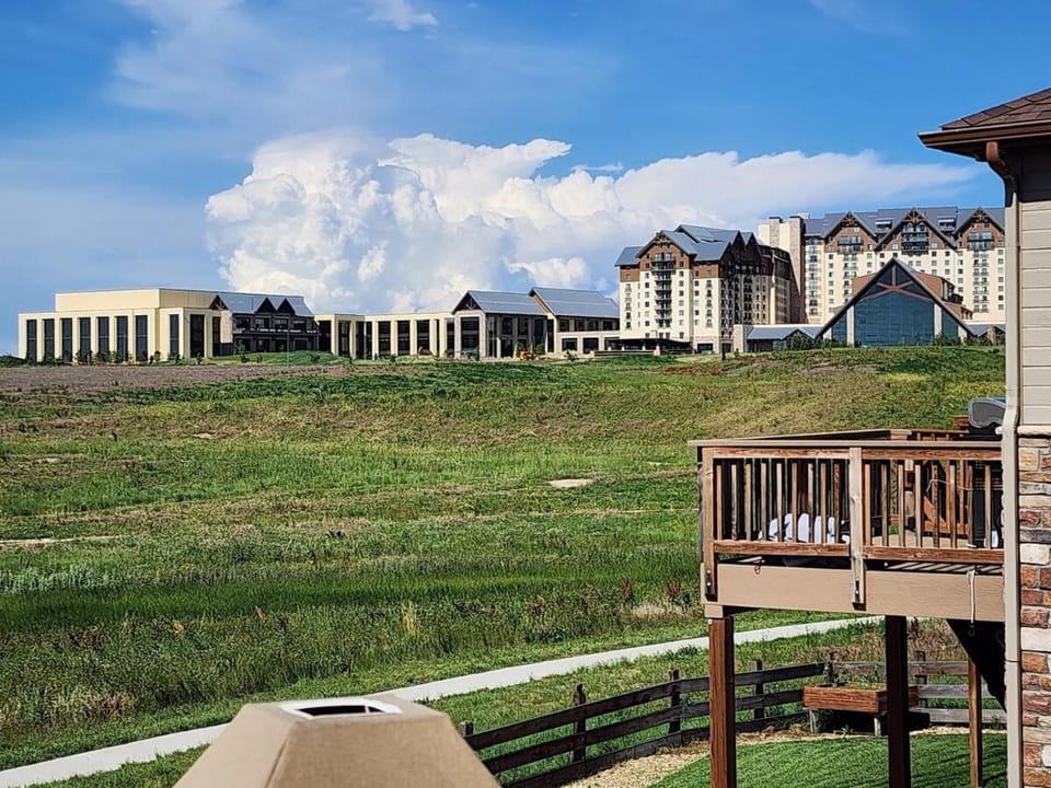 Entire Basement with private Entrance within walking distance from the Gaylord hotel Bed and Breakfast in Commerce City