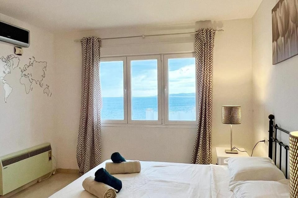Cozy Retreat in Estepona Port Apartment in Estepona