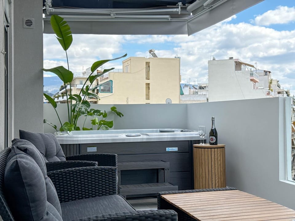 Hot Tub, View (from property/room), Balcony/Terrace, Seating area