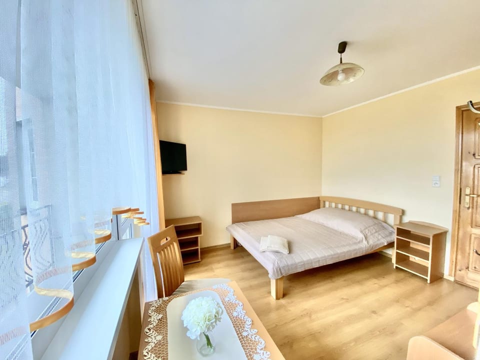 Bed, TV and multimedia, Photo of the whole room, Seating area