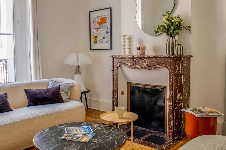 Living room, Seating area