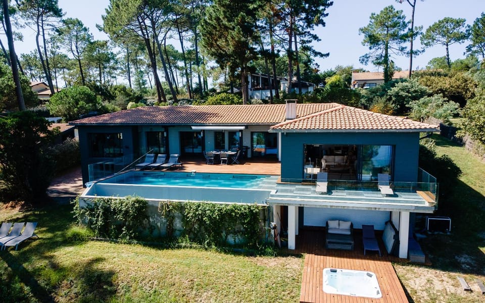 Property building, Garden view, Pool view