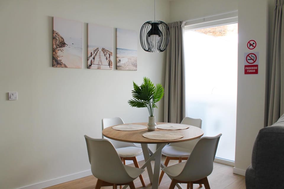 Seating area, Dining area