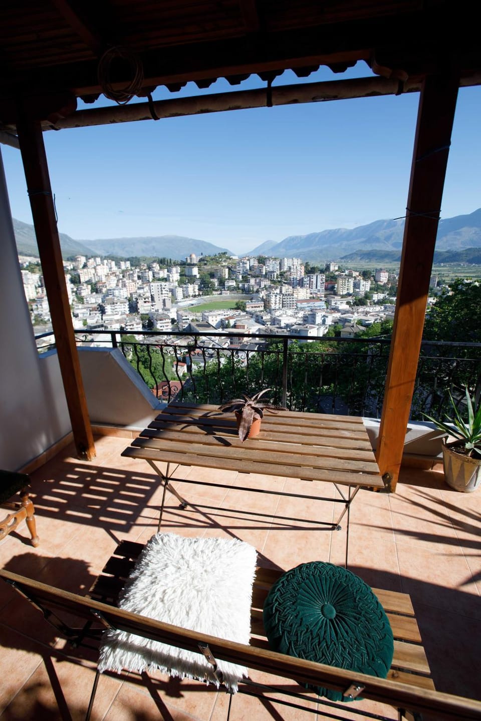 Patio, Day, Natural landscape, View (from property/room), Balcony/Terrace, Dining area, Mountain view