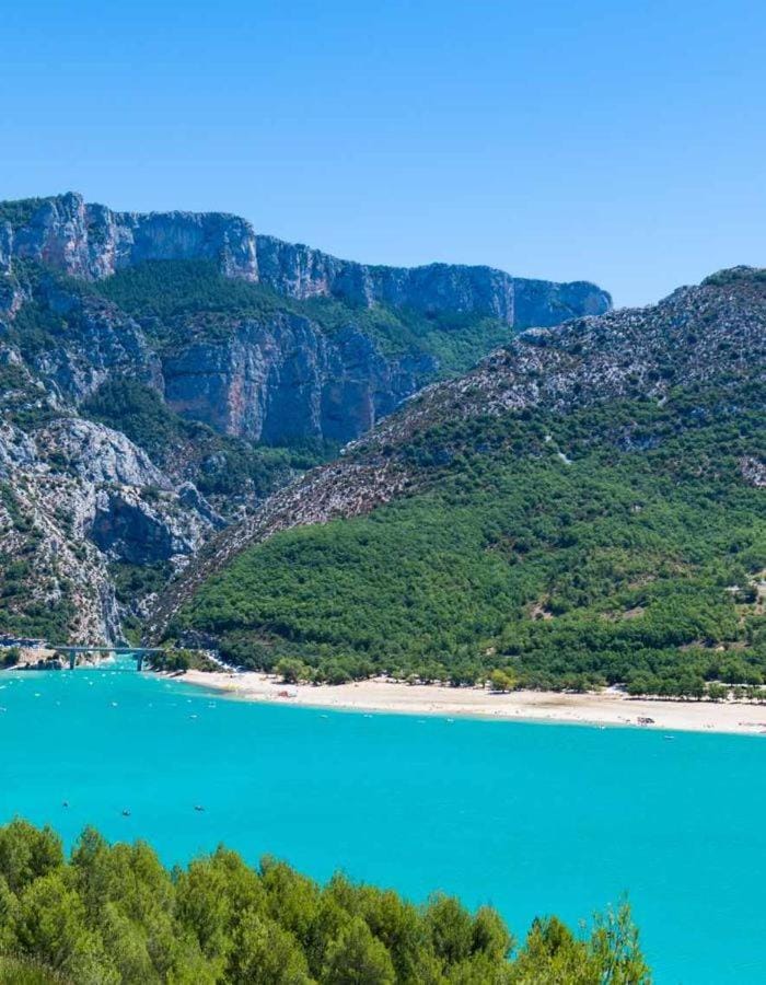 MOBIL HOME DANS CAMPING 3 etoiles GORGES DU VERDON CALME 4 PERS PLANCHA House in French Riviera