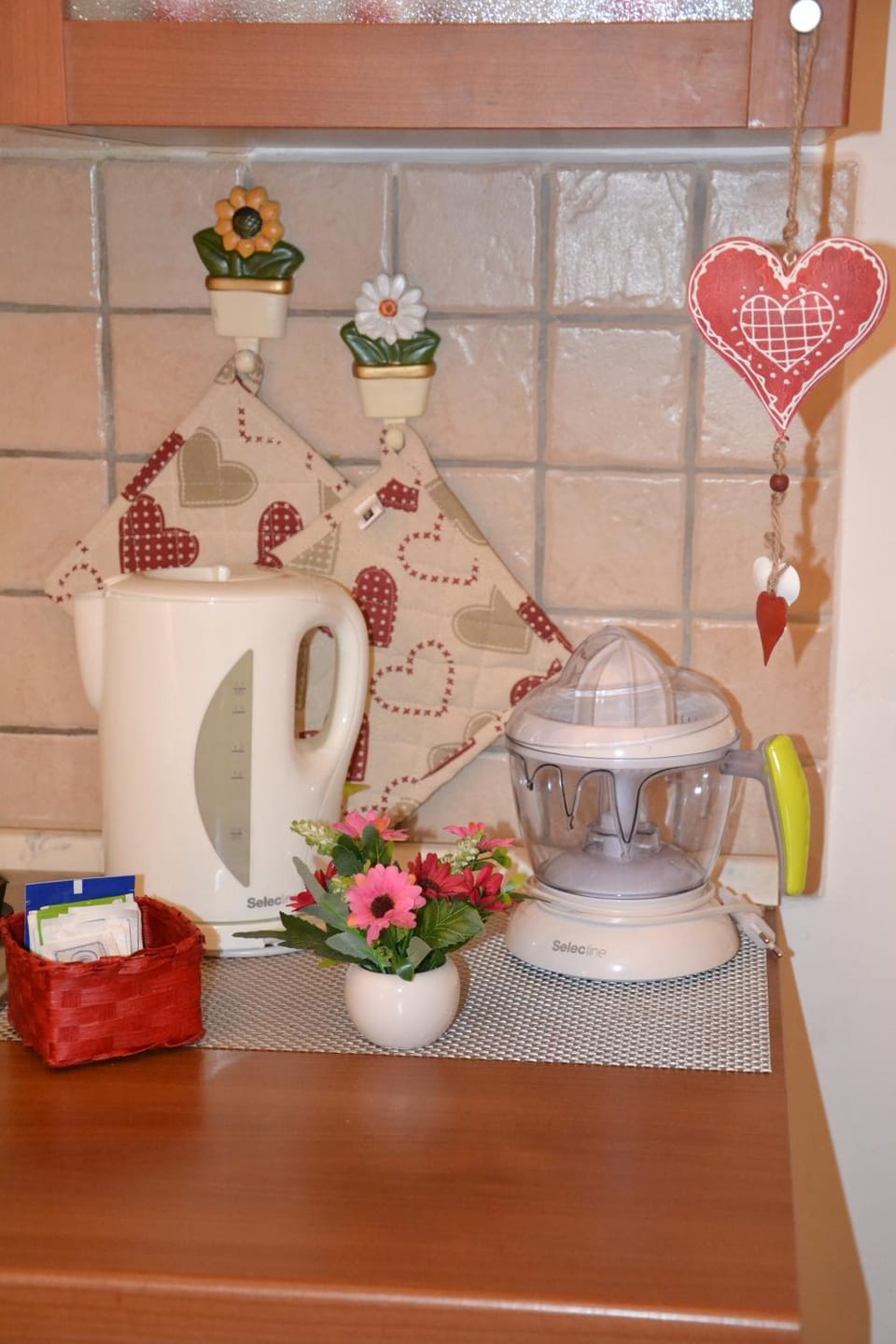 Coffee/tea facilities, Other