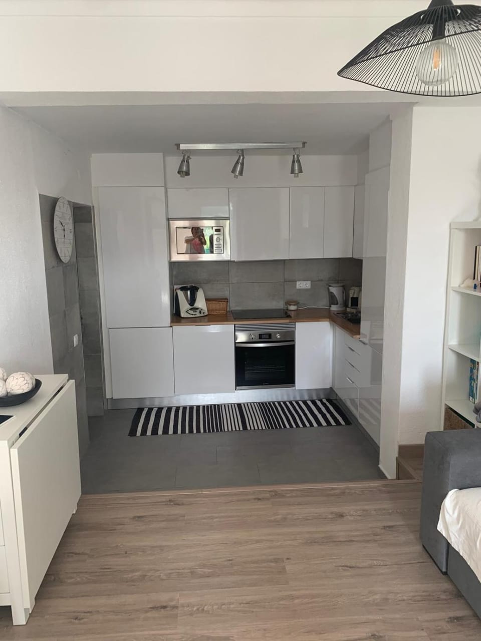 Kitchen or kitchenette, oven, stove