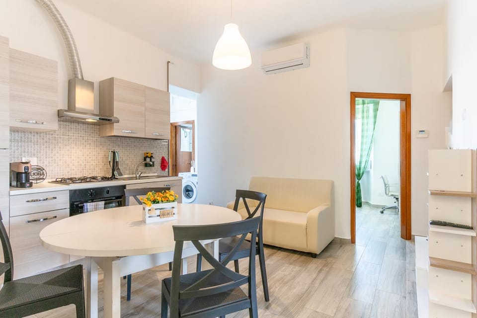 Kitchen or kitchenette, Dining area, Lunch, kitchen