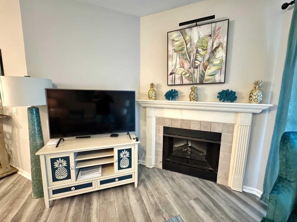 Pineapple Paradise Beach - 3BR 3BA - Pet Friendly House in South Forest Beach